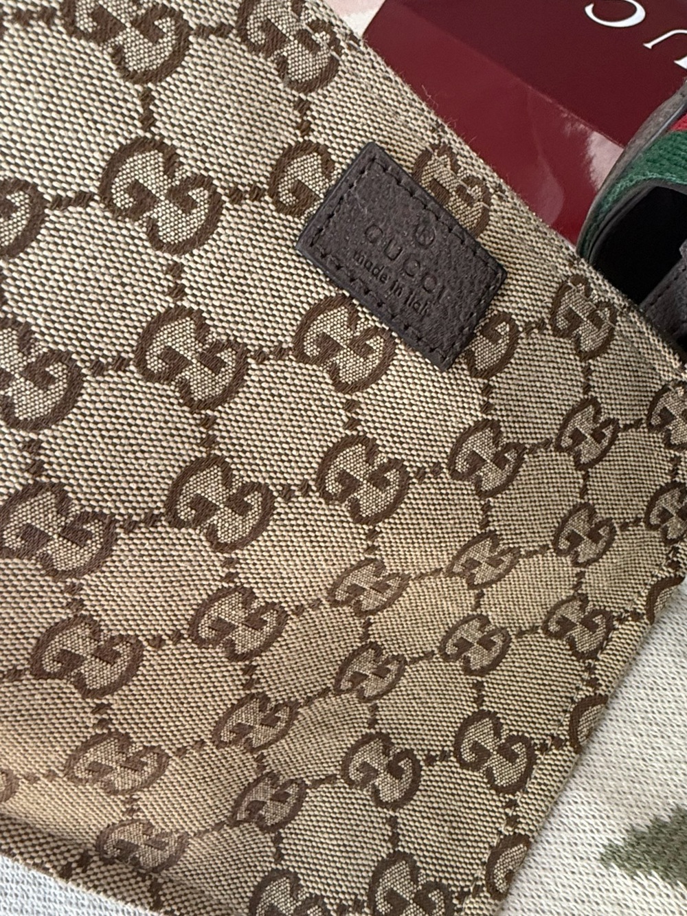 Authentic Gucci Giglio large GG canvas tote bag with with detachable pouch. - Picture 11 of 17